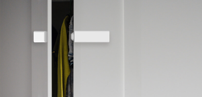 Self-powered door magnetic closet installation